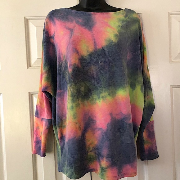 Vici Tops - LNWOT VICI the dye pastel sweatshirt